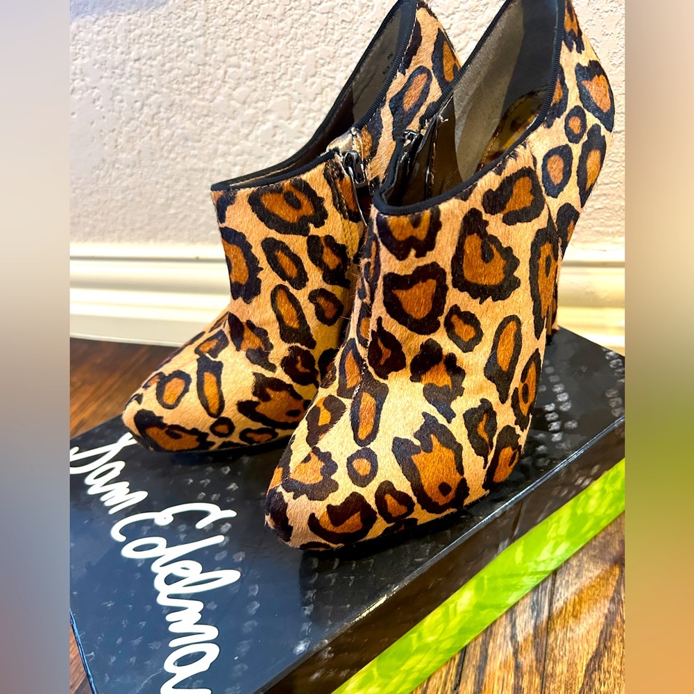 Sam Edelman leopard skin booties size 8